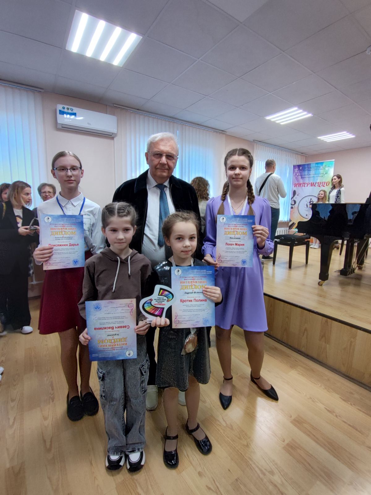 IMG-ce2a0c99d619f8415fb3b1f7e0fc8334-V (1)