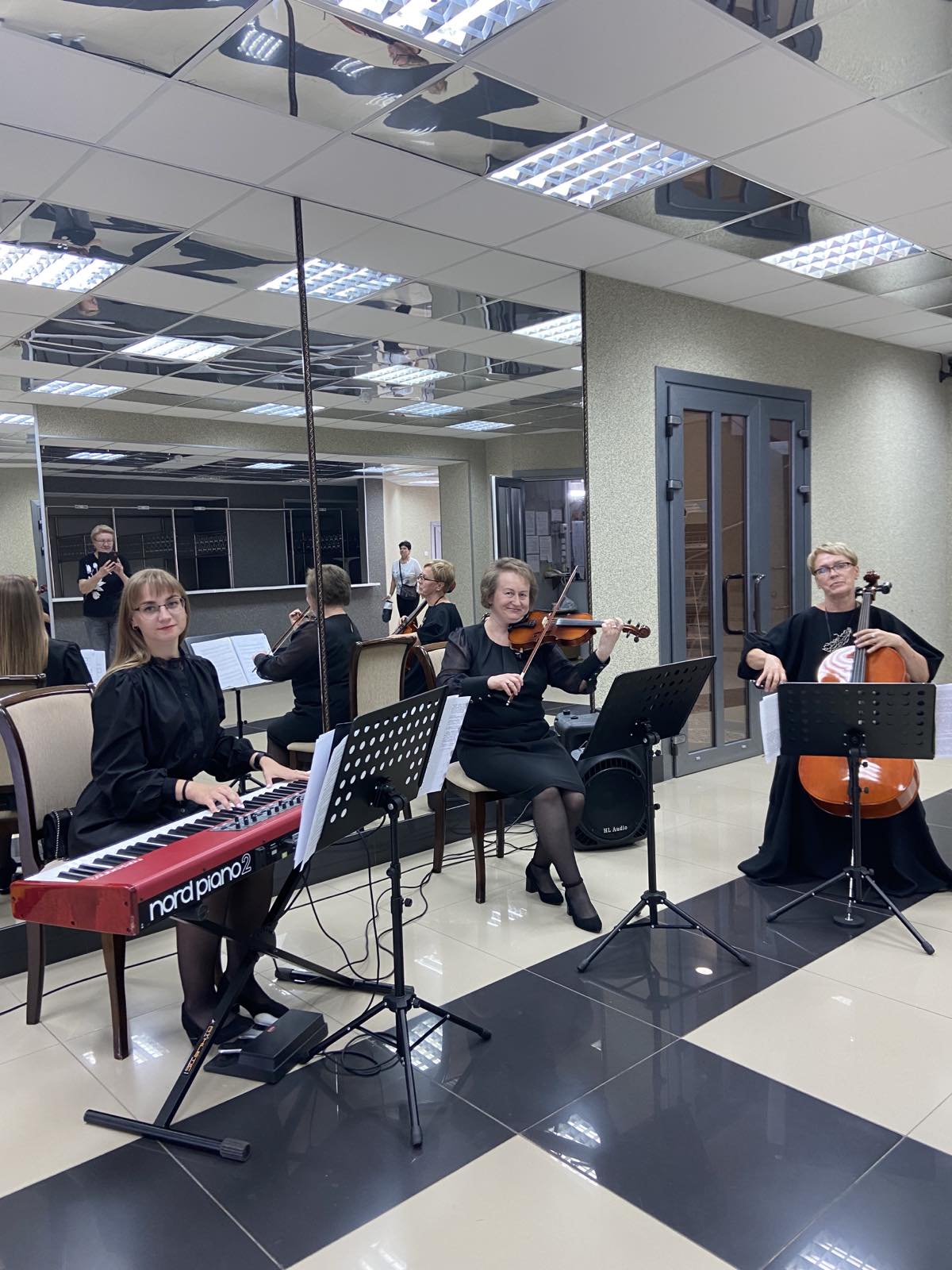 IMG-e62e95721d2ed6cbb7ee4a3dec3b002e-V (1)